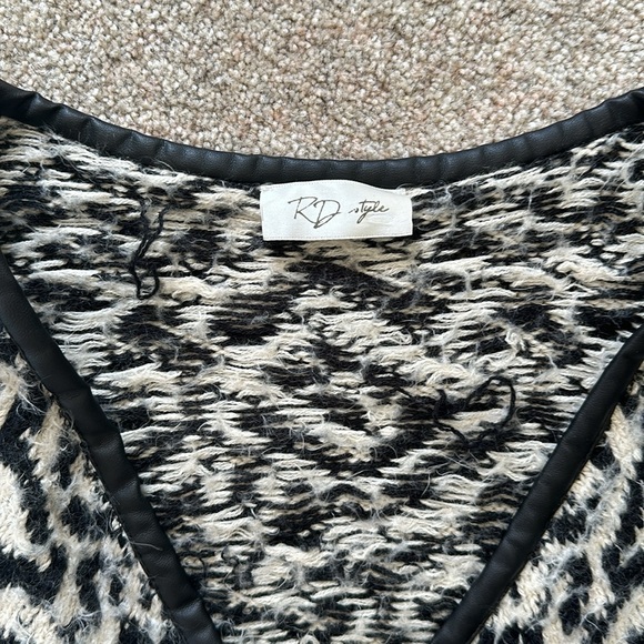 RD Style Open Face Cardigan - Picture 3 of 5